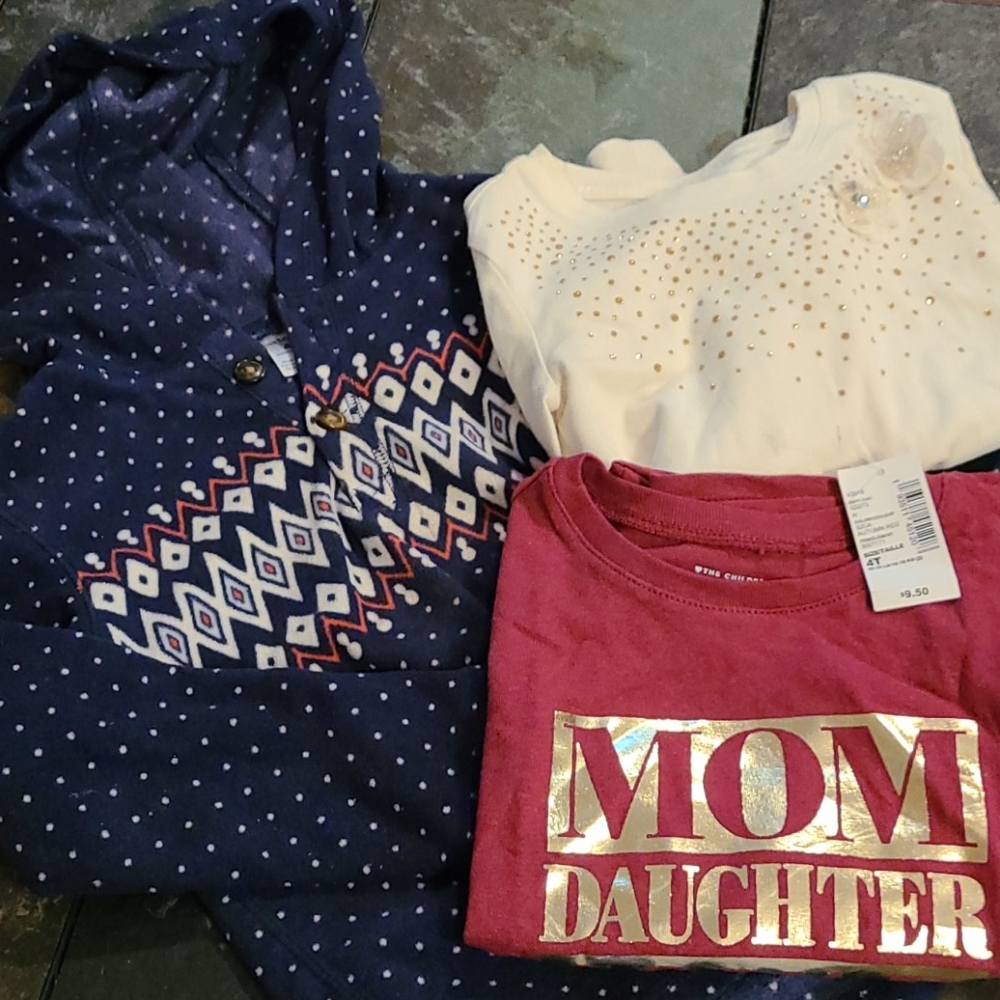 💛 Girls 3 pc lot: hooded top, shirts, size 4T